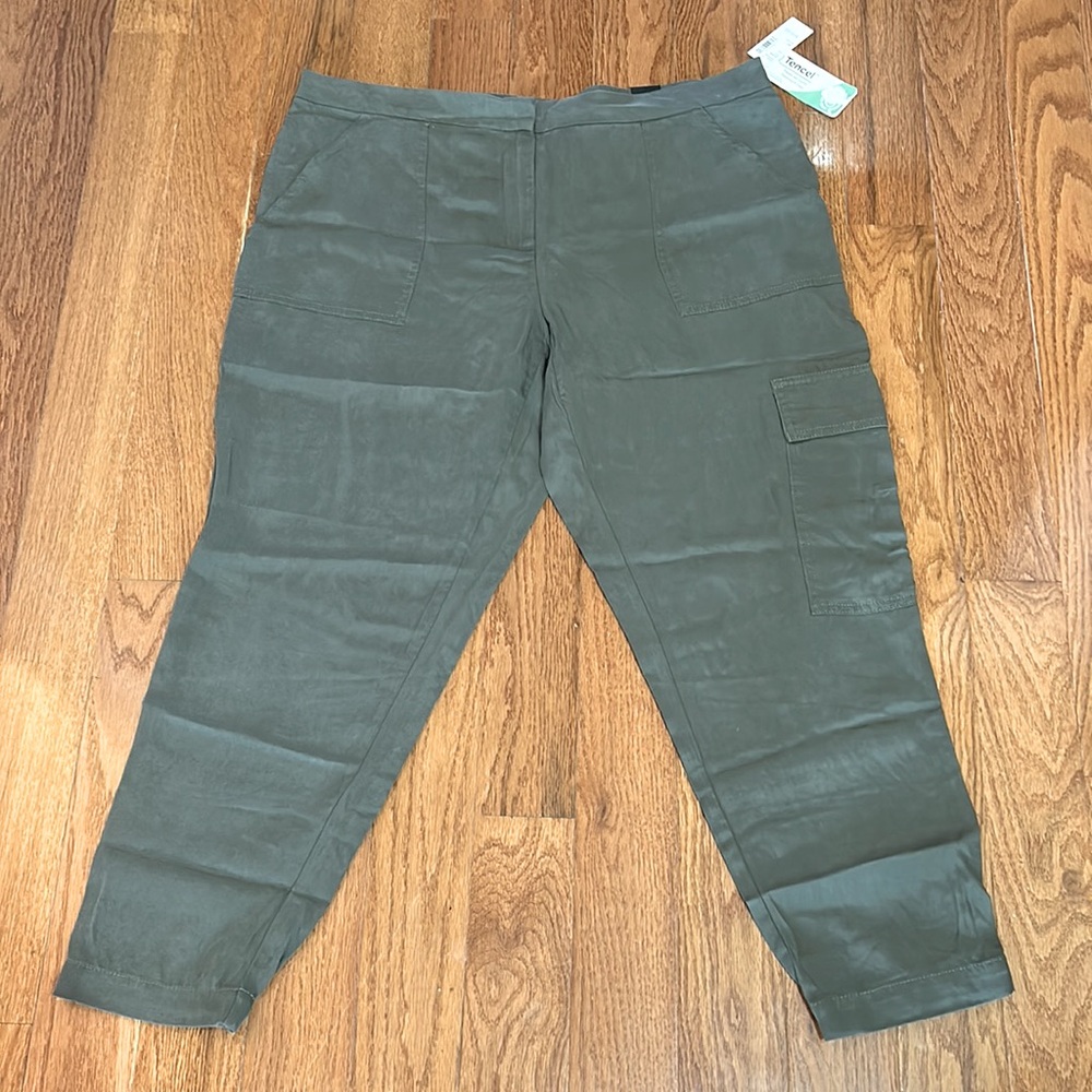 NWT REITMANS PETITE SLIM CROPPED PANTS CARGO POCKET ZIPPER SIZE 16